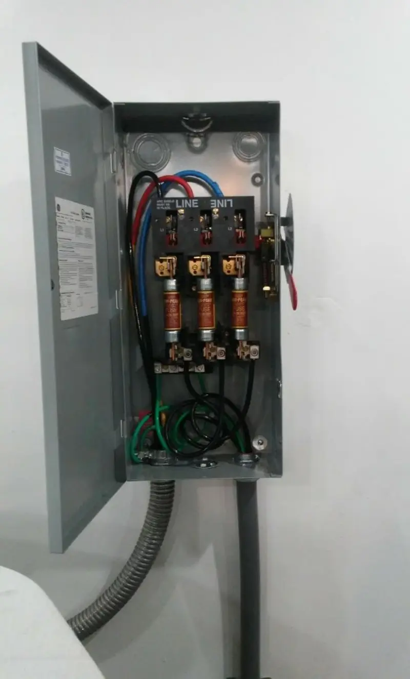 Three-phase disconnect switch installed for Smoke Detector Installation in Toledo
